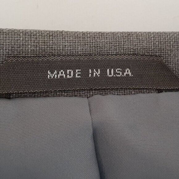 Men's HAGGAR Gray Blazer, Sports Jacket with Gold, Crest Buttons; Size 46 - Picture 4 of 7